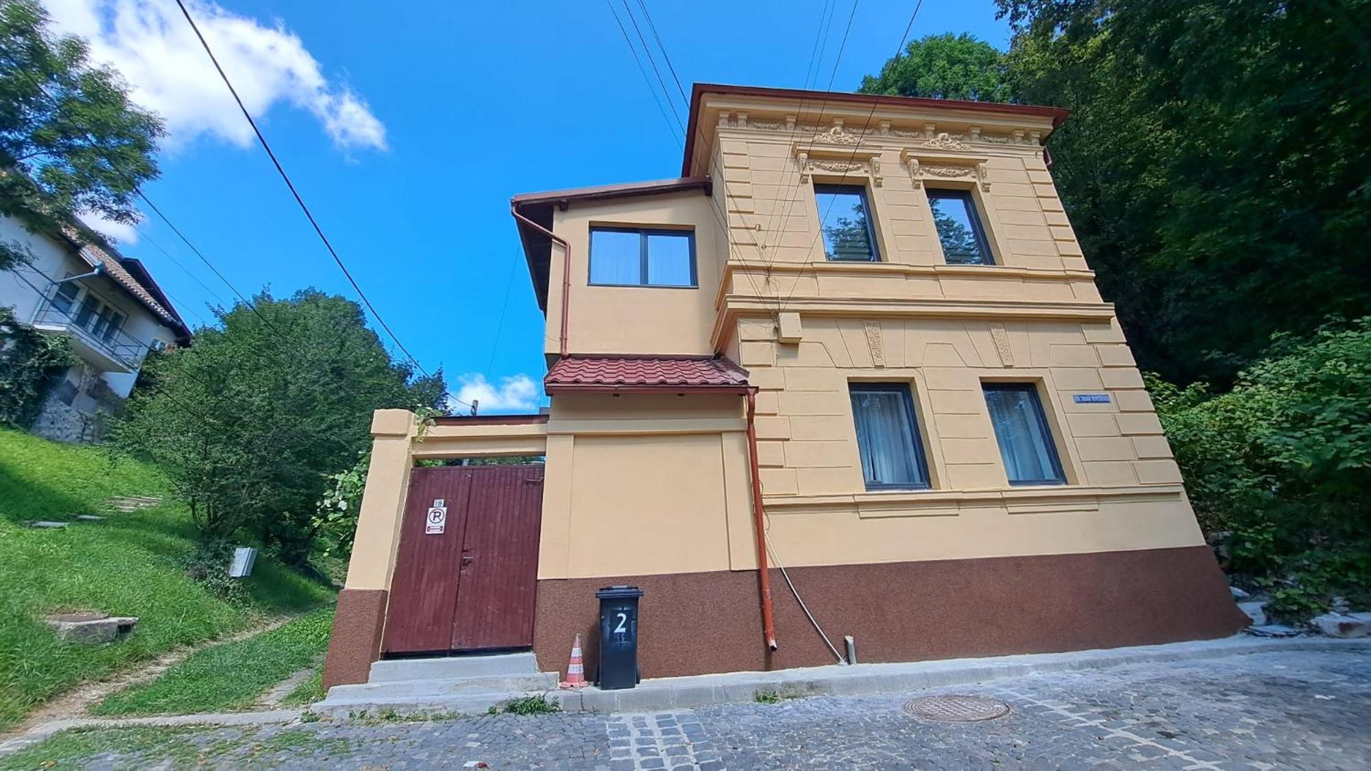Cosy Studio In The Heart Of Brasov Luaran gambar